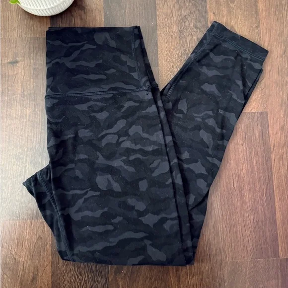 Lululemon Black Camouflage Leggings - Picture 1 of 10